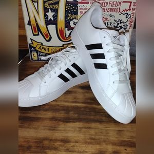 Adidas grand court shoes